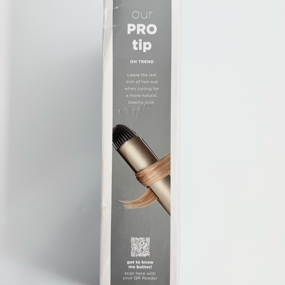 Conair Infinitipro Nano Tourmaline Ceramic 1.25" Curling Iron & Barrel Sleeve - Picture 3 of 12